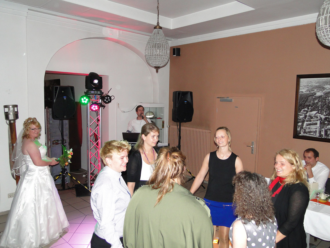 Hochzeit_Stefan_und_Konni_2016_05_20_224345_DSC06107.jpg